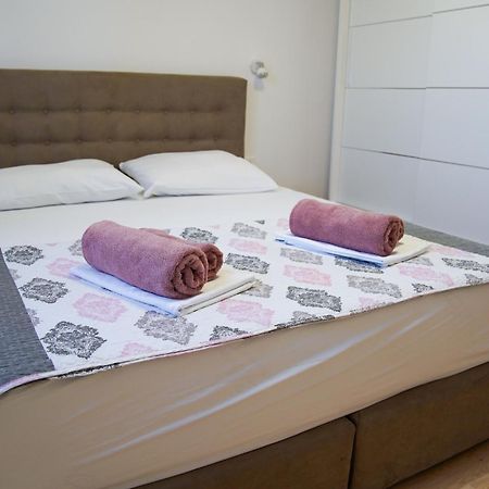 Apartman Lana Apartment Omisalj Ngoại thất bức ảnh