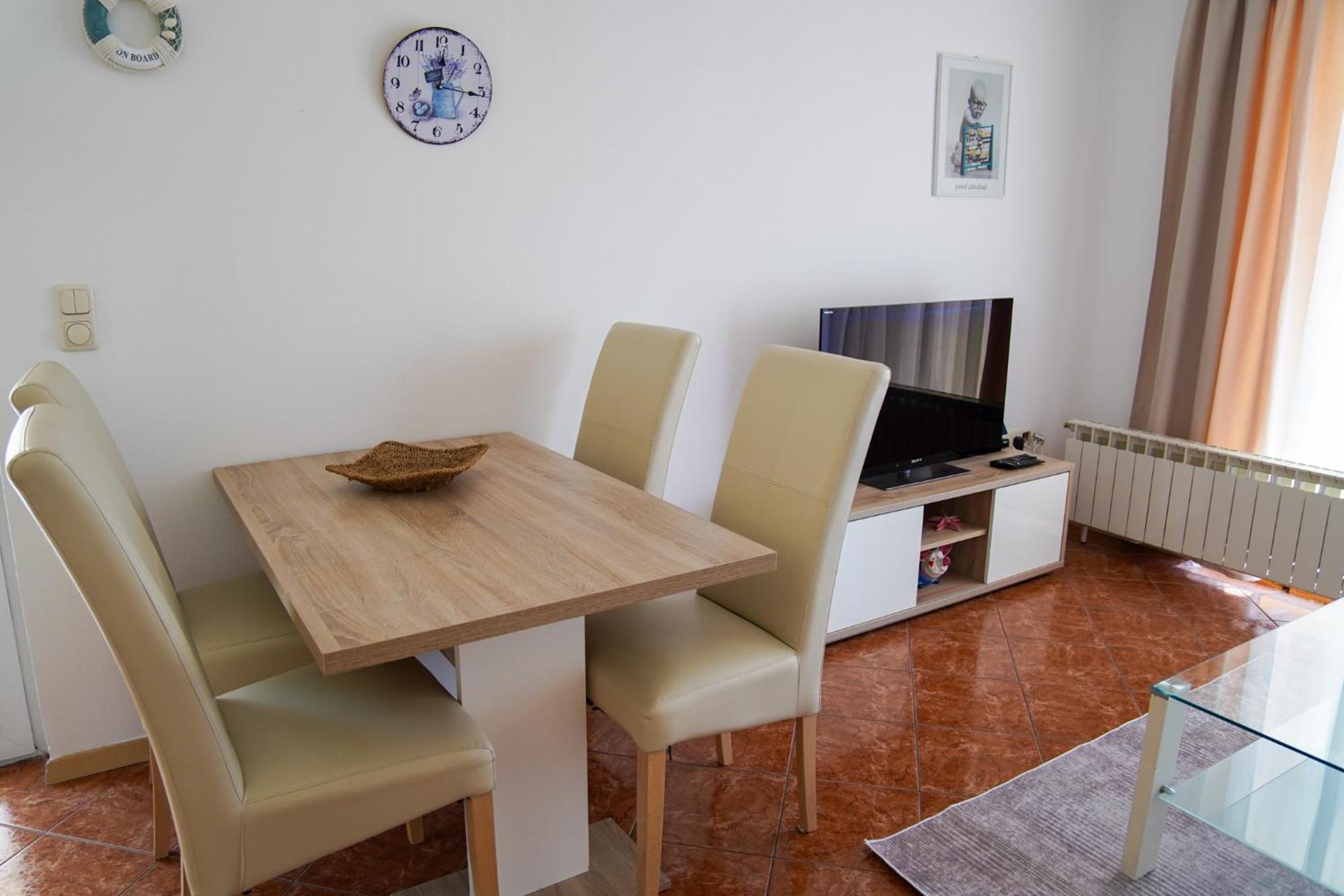 Apartman Lana Apartment Omisalj Ngoại thất bức ảnh