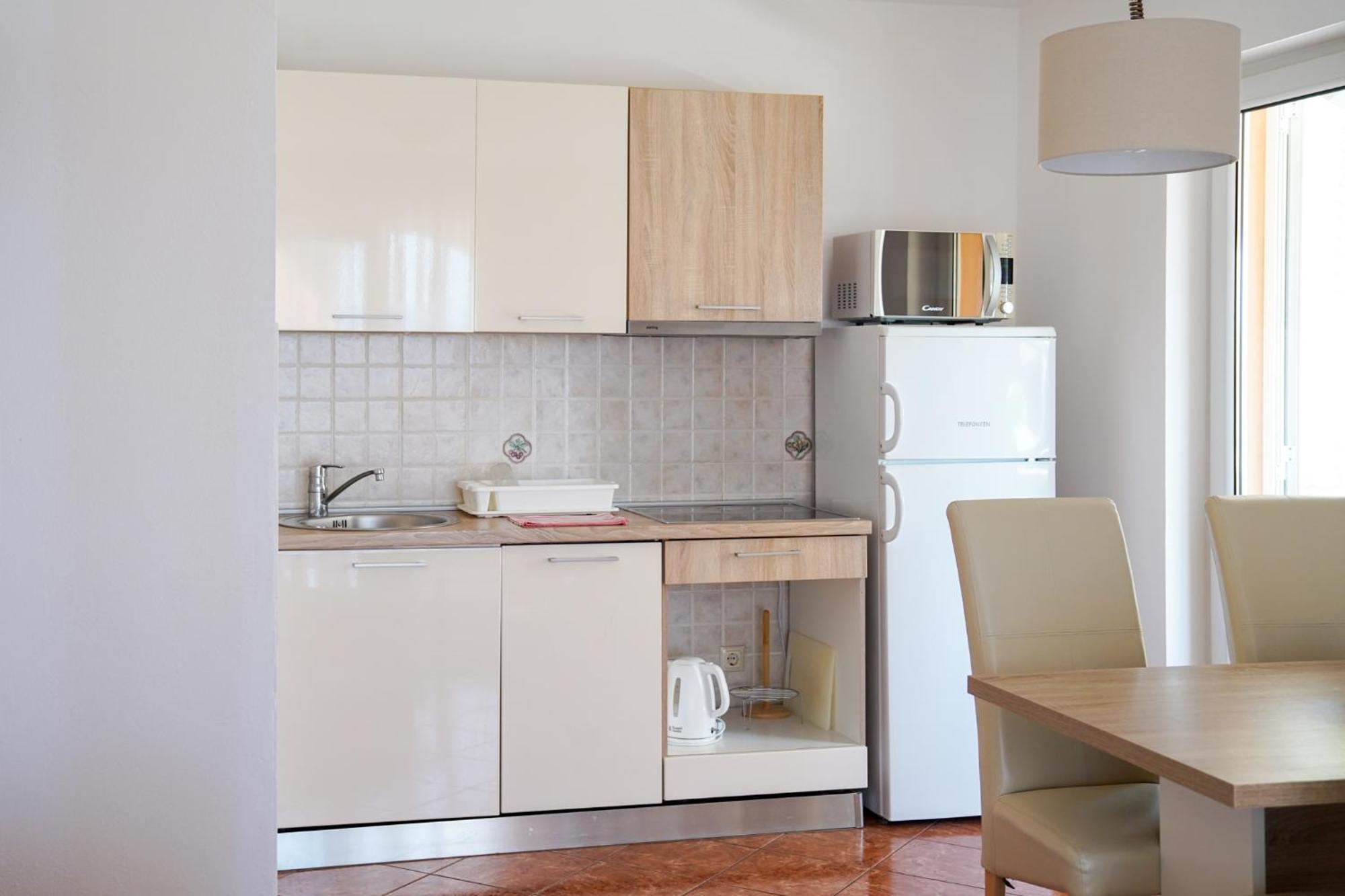 Apartman Lana Apartment Omisalj Ngoại thất bức ảnh