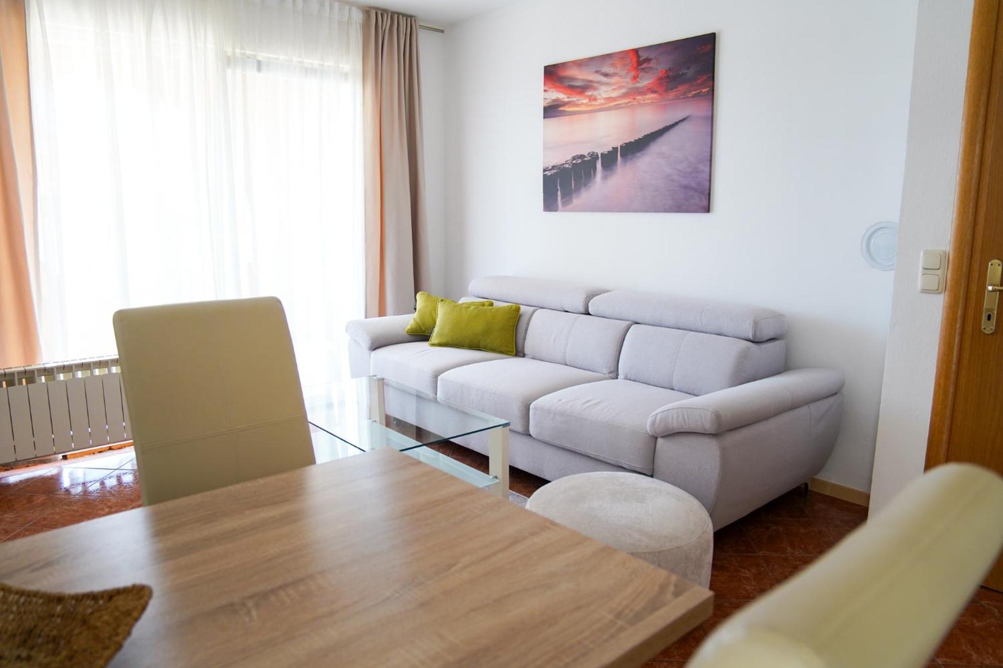 Apartman Lana Apartment Omisalj Ngoại thất bức ảnh