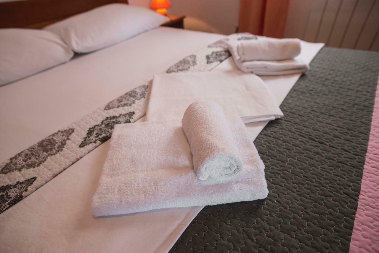 Apartman Lana Apartment Omisalj Ngoại thất bức ảnh