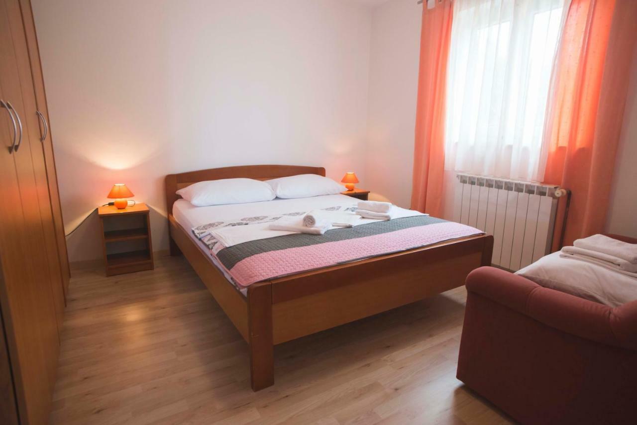 Apartman Lana Apartment Omisalj Ngoại thất bức ảnh